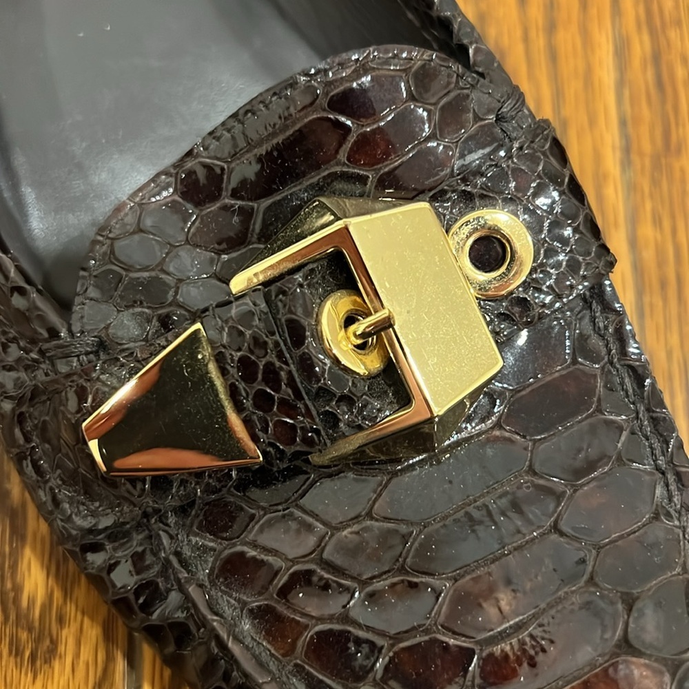 STUART WEITZMAN Crocodile Patent Leather Gold Mary Jane Buckle Loafers Size 7M - Picture 11 of 12
